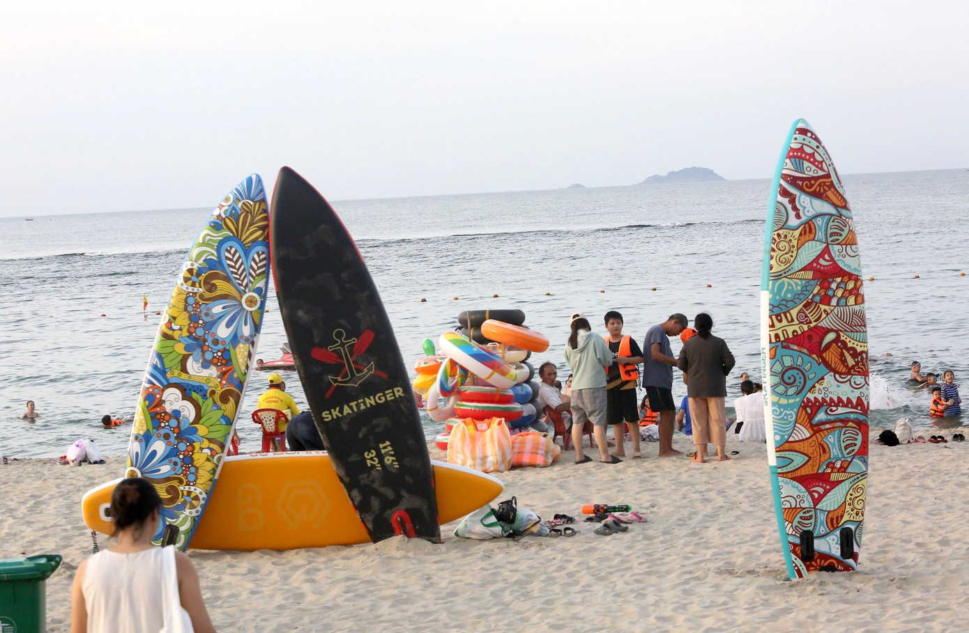 Các hoạt động diễn ra sôi nổi tại các bãi biển Cửa Đại, Tân Thành, An Bàng, đảo Cù Lao Chàm Các hoạt động diễn ra sôi nổi tại các bãi biển Cửa Đại, Tân Thành, An Bàng, đảo Cù Lao Chàm