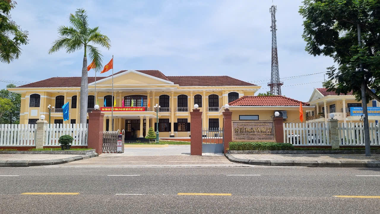 Hợp nhất Sở Kế hoạch và Đầu tư và Sở Tài chính, tên gọi sau sắp xếp dự kiến là Sở Kinh tế - Tài chính. Hợp nhất Sở Kế hoạch và Đầu tư và Sở Tài chính, tên gọi sau sắp xếp dự kiến là Sở Kinh tế - Tài chính.