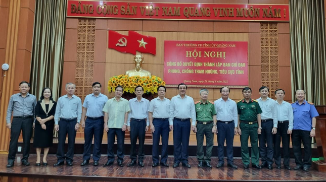 Các thành viên trong Ban chỉ đạo Phòng chống tham nhũng, tiêu cực tỉnh Quảng Nam.
