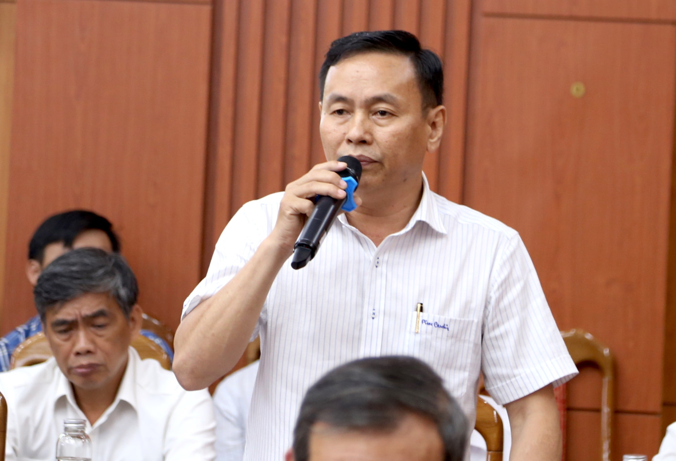 Ông Huỳnh Thuận - Phó Giám đốc Sở Y tế Quảng Nam trả lời báo chí về giám sát ATVSTP sau vụ ngộ độc do ăn bánh mì Phượng. Ông Huỳnh Thuận - Phó Giám đốc Sở Y tế Quảng Nam trả lời báo chí về giám sát ATVSTP sau vụ ngộ độc do ăn bánh mì Phượng.