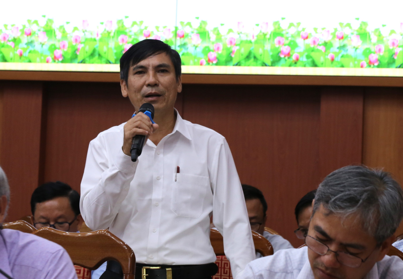 Lãnh đạo Sở GD&ĐT Quảng Nam khẳng định không xảy ra tình trạng lạm thu tại các trường học trên địa bàn. Lãnh đạo Sở GD&ĐT Quảng Nam khẳng định không xảy ra tình trạng lạm thu tại các trường học trên địa bàn.