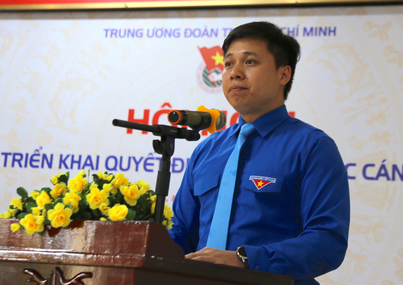 Anh Vũ Gia Dân - Phó Bí thư Tỉnh Đoàn Quảng Nam phát biểu nhận nhiệm vụ.