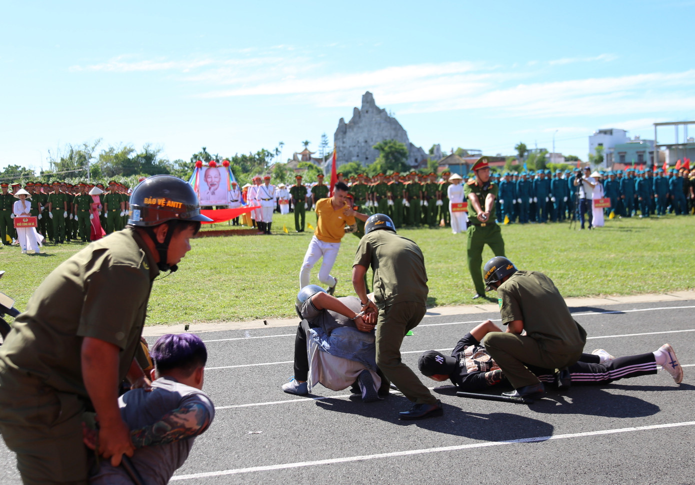 Các tình huống diễn tập về an ninh trật tự. Các tình huống diễn tập về an ninh trật tự.