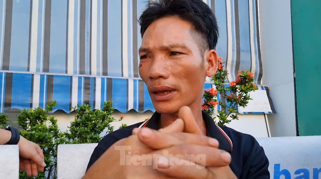 Anh Đoàn Văn Thắng kể lại vụ tai nạn kinh hoàng. Ảnh: Hoài Văn Anh Đoàn Văn Thắng kể lại vụ tai nạn kinh hoàng. Ảnh: Hoài Văn
