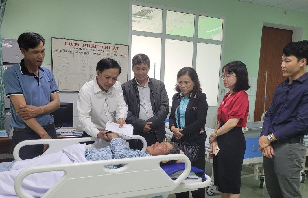 Ông Nguyễn Thanh Hùng hiện đang được theo dõi điều trị tại Bệnh viện Đa khoa Vĩnh Đức.