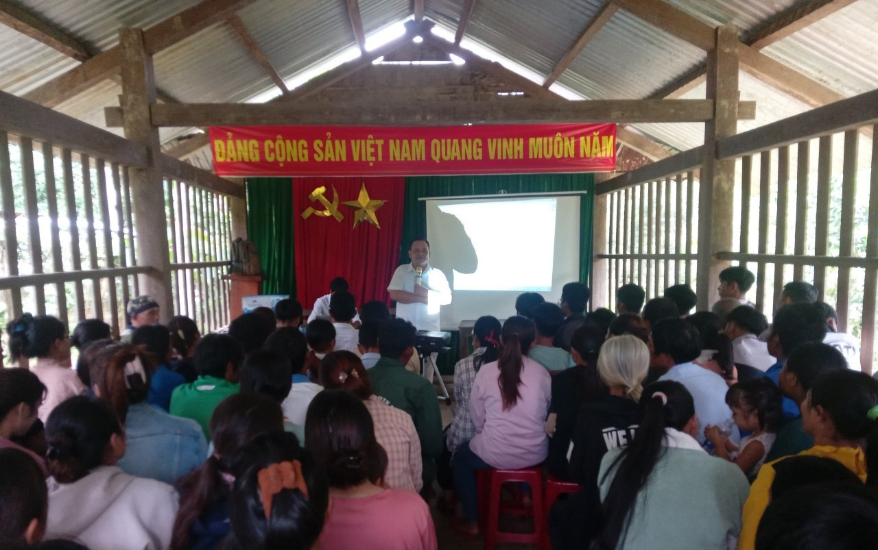 Nỗ lực xóa bỏ những định kiến, nâng cao vị thế phụ nữ vùng đồng bào DTTS ở Quảng Nam. Nỗ lực xóa bỏ những định kiến, nâng cao vị thế phụ nữ vùng đồng bào DTTS ở Quảng Nam.