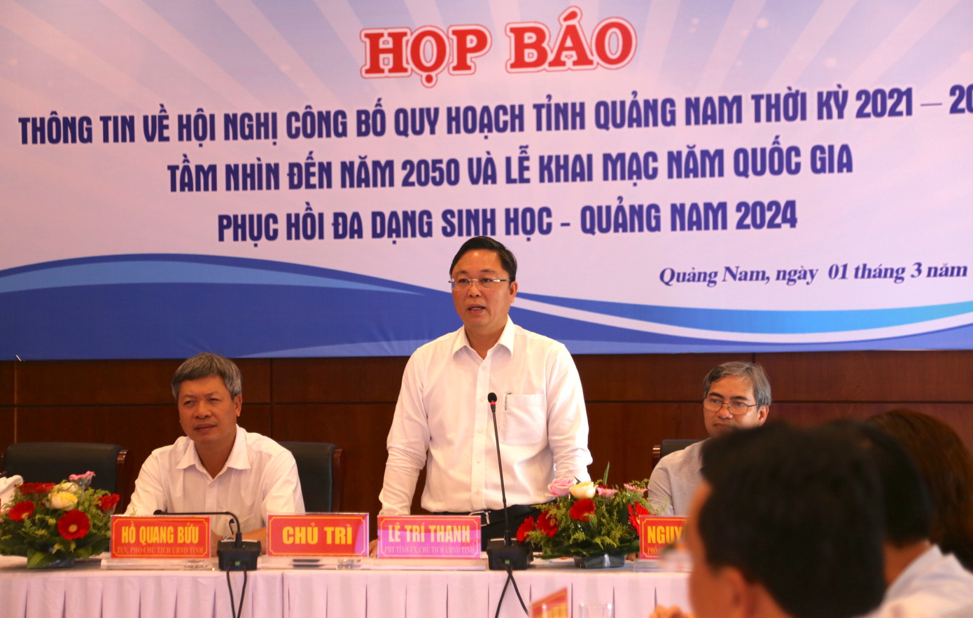 Ông Lê Trí Thanh, Chủ tịch UBND tỉnh Quảng Nam thông tin tại buổi họp báo. Ảnh: Hoài Văn.