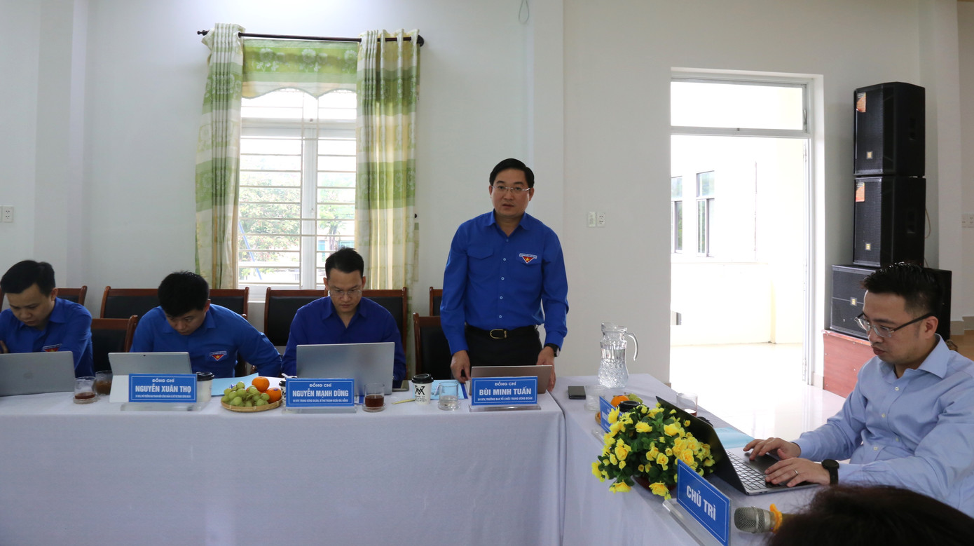 Đoàn công tác Trung ương Đoàn trao đổi với BTV Tỉnh Đoàn Quảng Nam.