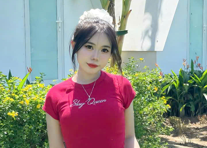 Chỉ 3 tháng nữa Trần Thị Song Thương sẽ tốt nghiệp Đại học, nhưng tai nạn khiến em ra đi ở tuổi 23.