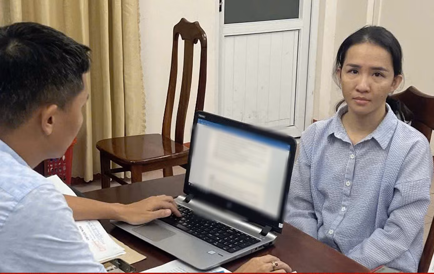 Phạm Thị Ngọc Nha đầu thú sau 5 năm bỏ trốn. Ảnh CA