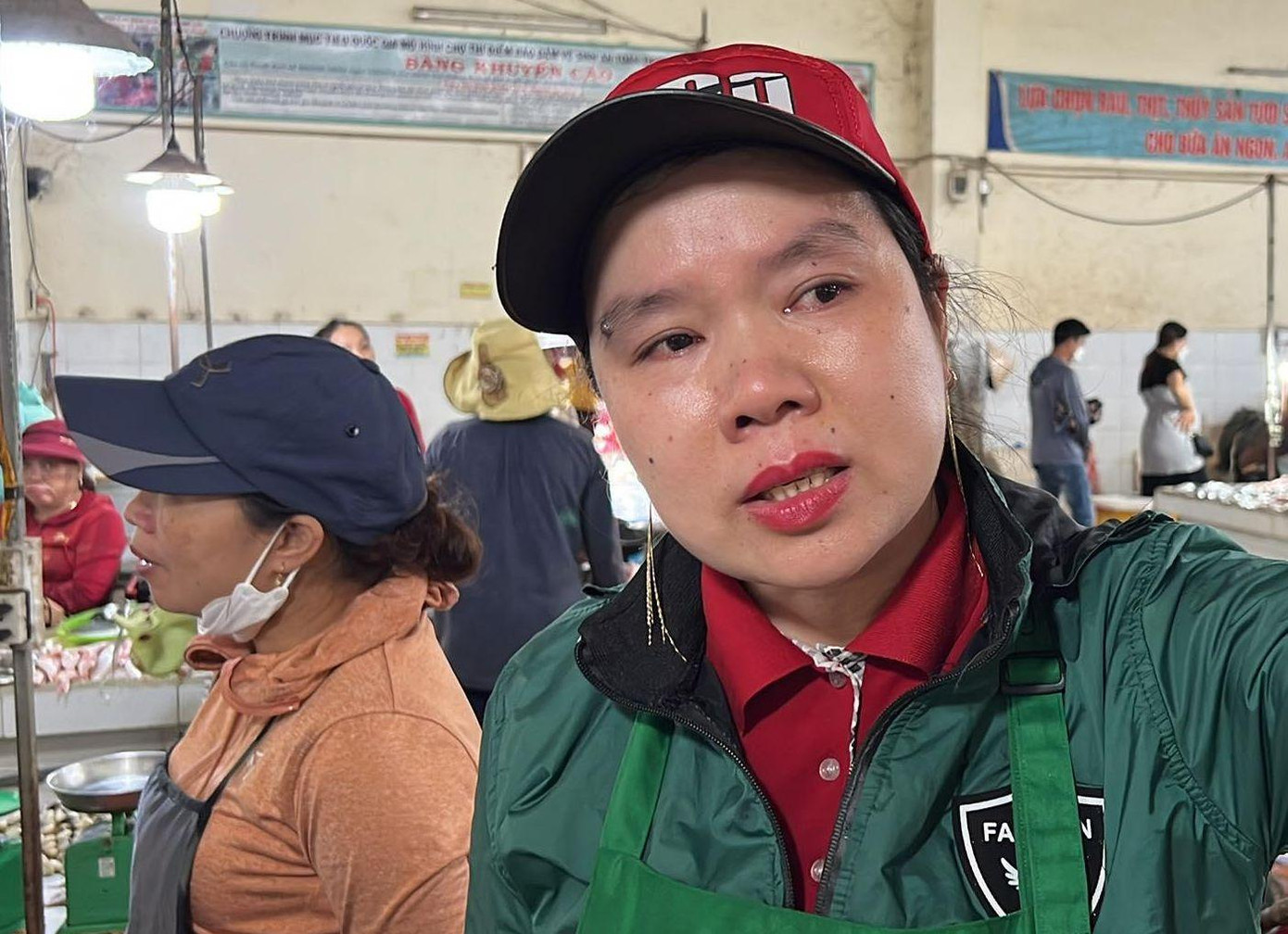 Chị Thu Hà lo lắng khi số tiền 300 triệu đồng chung hụi có nguy cơ mất trắng.