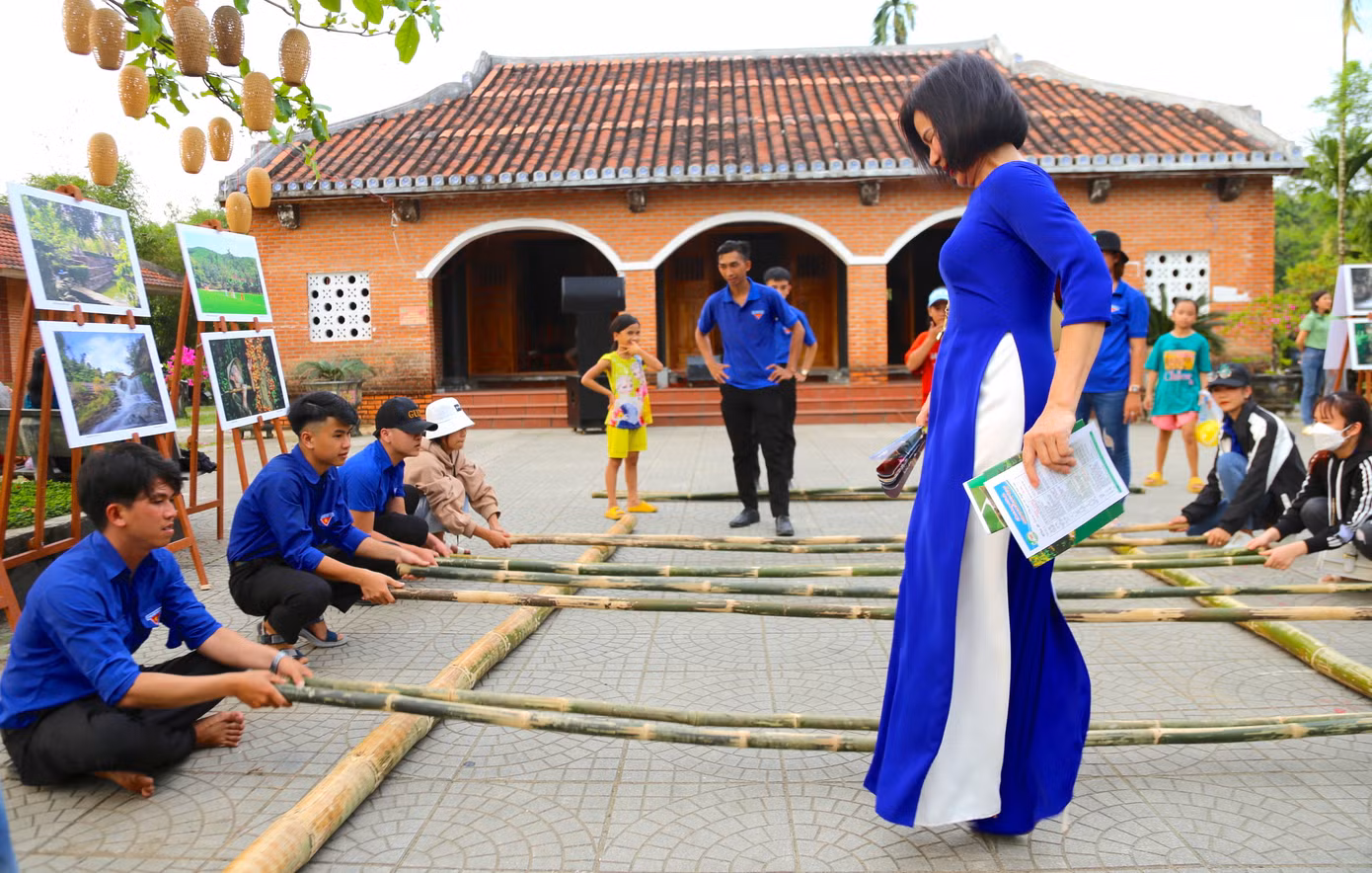 Các trò chơi dân gian. Các trò chơi dân gian.