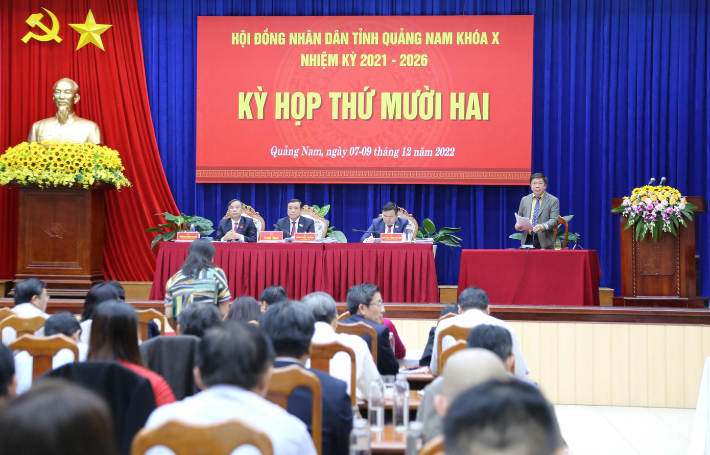 Phiên chất vấn và trả lời chất vấn HĐND tỉnh Quảng Nam chiều 8/12 trao đổi nhiều vấn đề "nóng".