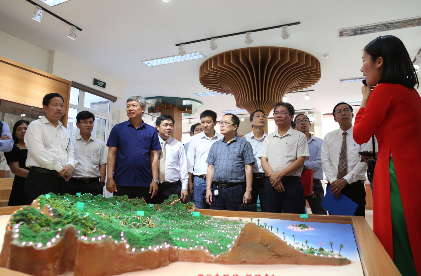 Bảo tàng đa dạng sinh học cấp tỉnh đầu tiên trong cả nước thu hút sự quan tâm của đông đảo bạn trẻ, người dân.