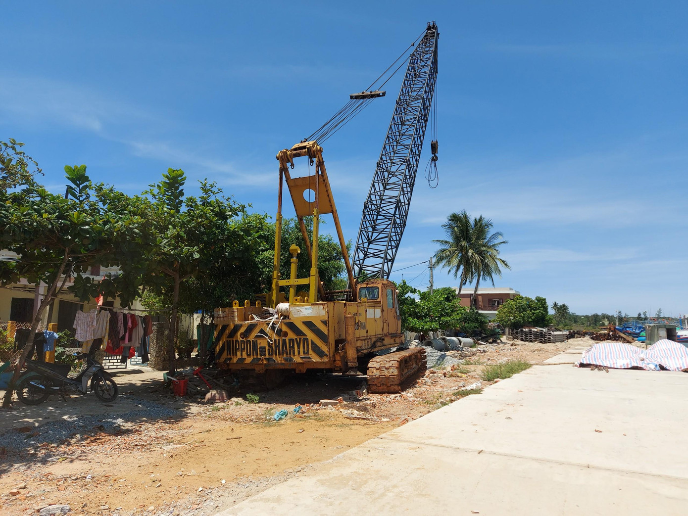 Bà Huỳnh Thị Mỹ Dung - Chủ tịch UBND xã Tam Quang cho biết đã nắm được tình hình và yêu cầu chủ đầu tư cùng với người dân kiểm kê, có biện pháp hỗ trợ.