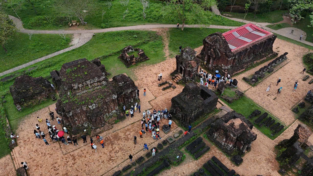 Tour khám phá cung đường di sản Hội An - Mỹ Sơn - Cổng trời Đông Giang dự kiến hút khách dịp lễ. Tour khám phá cung đường di sản Hội An - Mỹ Sơn - Cổng trời Đông Giang dự kiến hút khách dịp lễ.