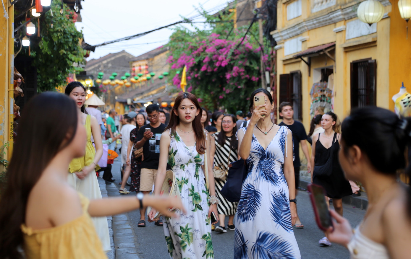 Không còn cảnh du khách chen chúc, kín người như các đợt nghỉ lễ trước.