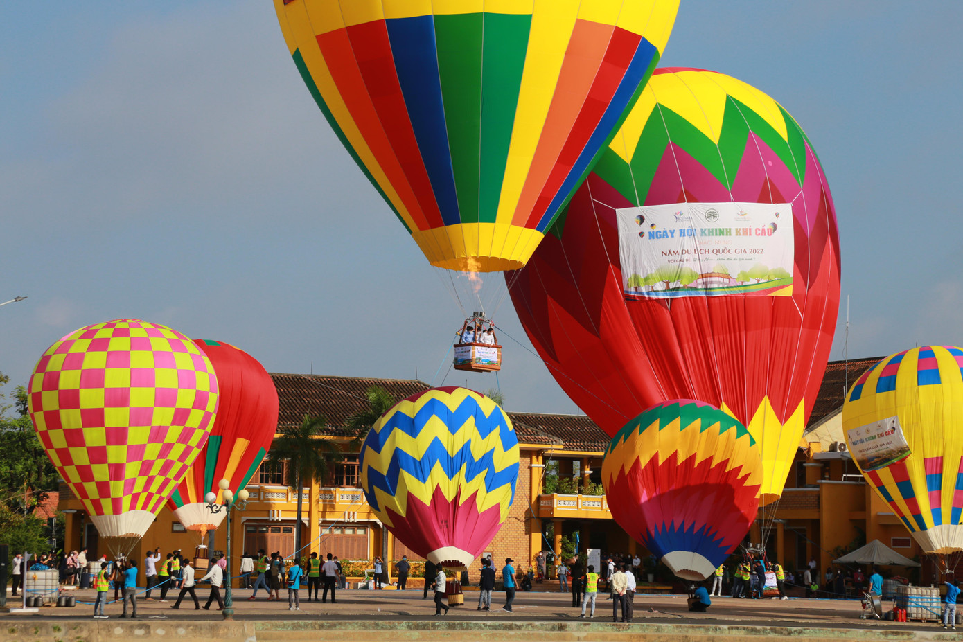 Rất đông du khách đã trở lại Hội An. Ảnh Hoài Văn