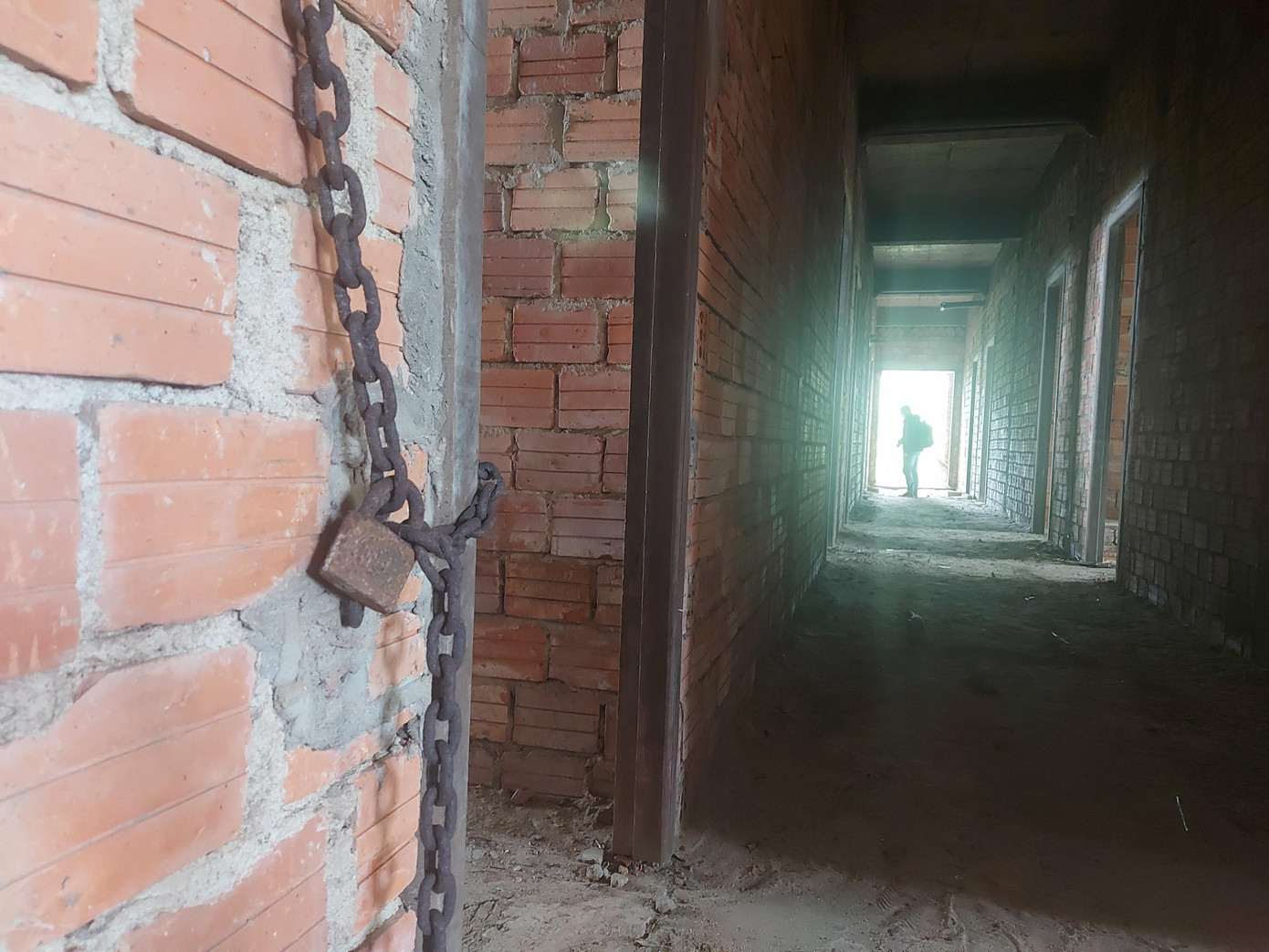 Trở thành nơi tụ tập của đạo chích. Trở thành nơi tụ tập của đạo chích.