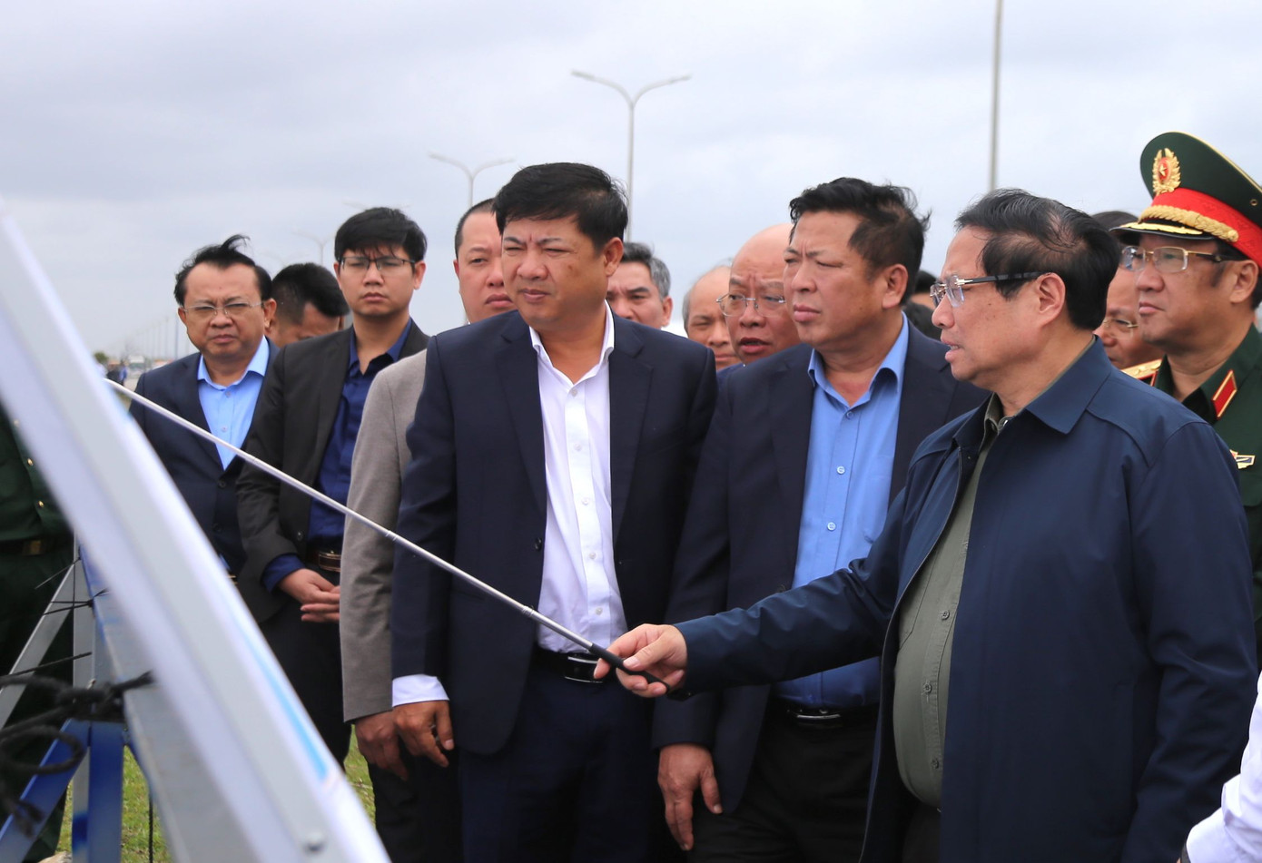 Thủ tướng Phạm Minh Chính kiểm tra thực tế tại khu vực sân bay Chu Lai. Ảnh: Hoài Văn. Thủ tướng Phạm Minh Chính kiểm tra thực tế tại khu vực sân bay Chu Lai. Ảnh: Hoài Văn.