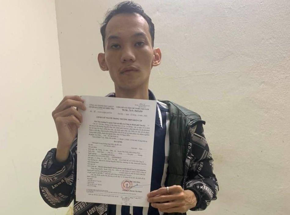 Vũ Ngọc Hiếu - Nhân viên thu hồi nợ của Công ty Luật TNHH MTV LEGAL A PLUS bị công an tạm giữ do có hành vi "Vu khống" Ảnh CA