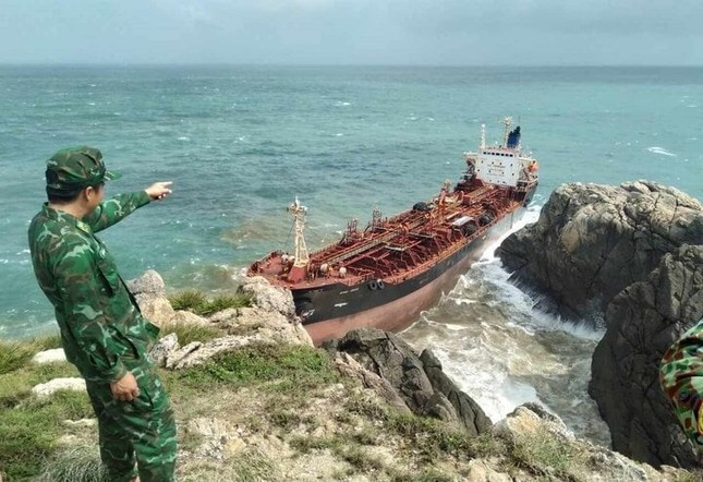 Tàu King Rich được phát hiện trôi dạt, chìm trên vùng biển Cù Lao Chàm. Ảnh H.A Tàu King Rich được phát hiện trôi dạt, chìm trên vùng biển Cù Lao Chàm. Ảnh H.A