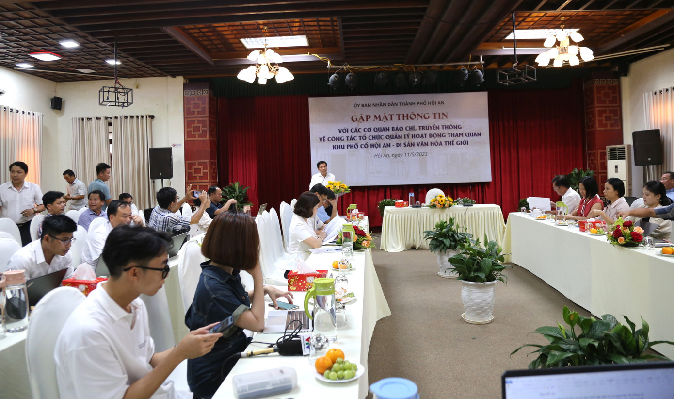 Hội An thông tin chính thức về phương án tăng cường quản lý tham quan phố cổ.