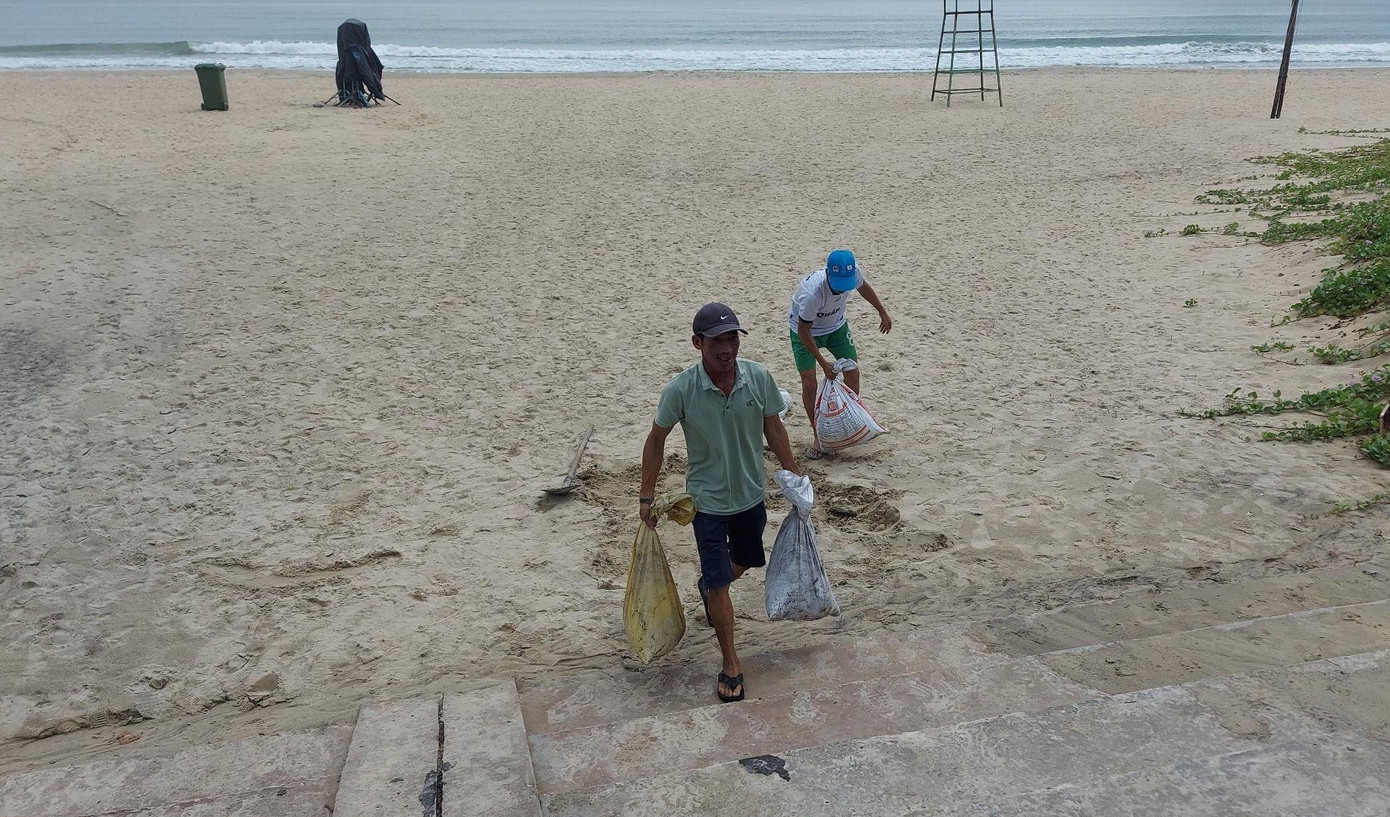 Dù nhiều năm chống bão, người dân vẫn không chủ quan trước dự báo về bão Noru