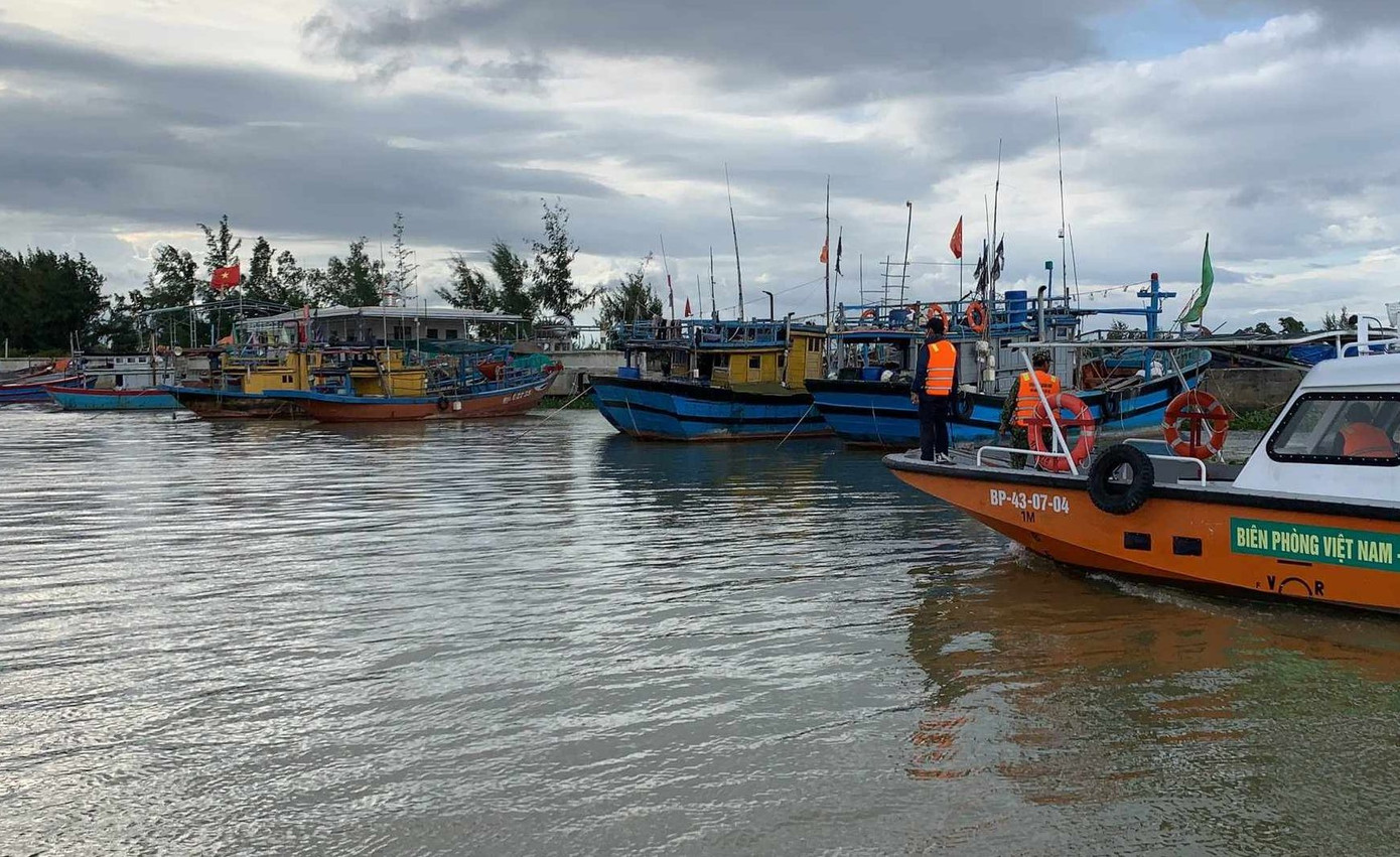 Quảng Nam cấm tàu thuyền từ từ 7h sáng nay để ứng phó áp thấp nhiệt đới.