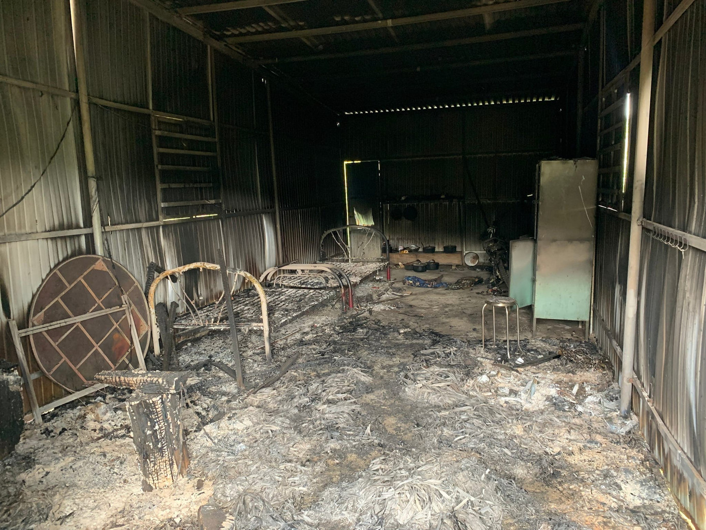 Hiện trường vụ chốt bảo vệ rừng bị phóng hỏa. Hiện trường vụ chốt bảo vệ rừng bị phóng hỏa.