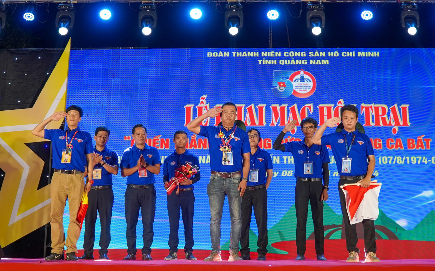 Khai mạc Hội trại “Chiến thắng Thượng Đức - bản hùng ca bất diệt”. Khai mạc Hội trại “Chiến thắng Thượng Đức - bản hùng ca bất diệt”.