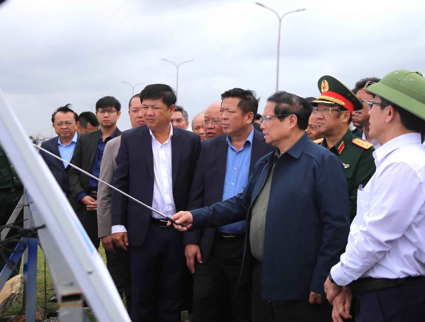 Thủ tướng khảo sát sân bay Chu Lai.