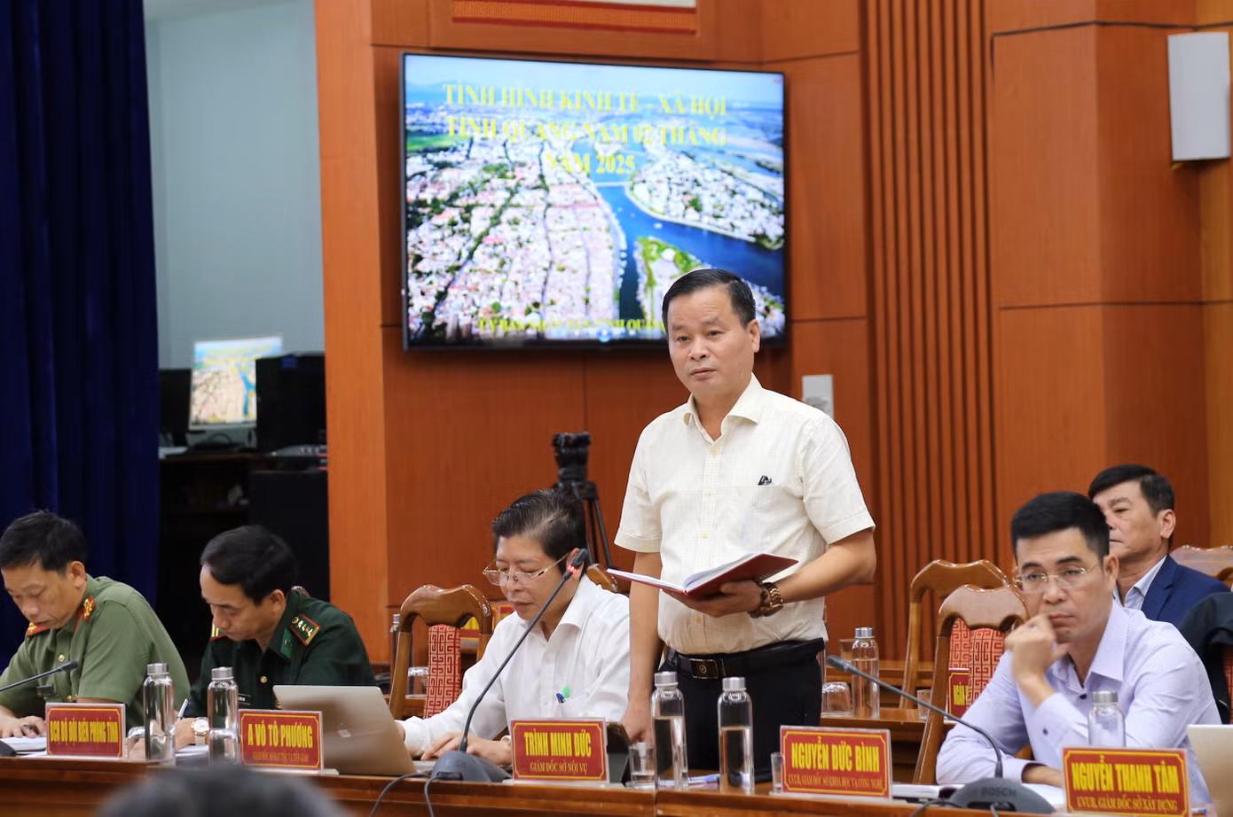 Phiên họp thường kỳ tình hình kinh tế - xã hội tháng 2 tỉnh Quảng Nam.
