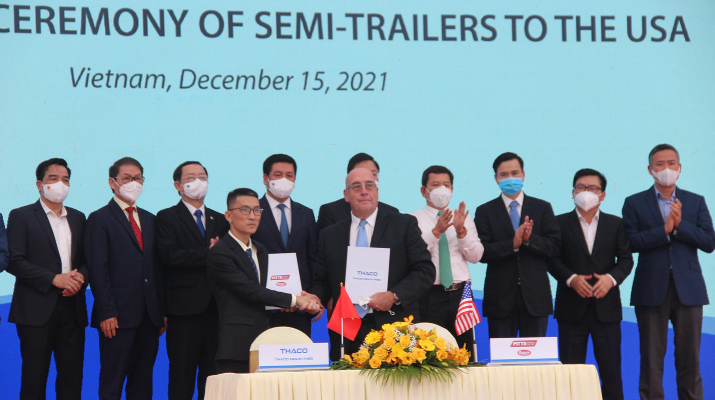 THACO Industries và PITTS Enterprises ký kết Thoả thuận độc quyền phân phối sơ mi rơ moóc sang thị trường Mỹ. THACO Industries và PITTS Enterprises ký kết Thoả thuận độc quyền phân phối sơ mi rơ moóc sang thị trường Mỹ.