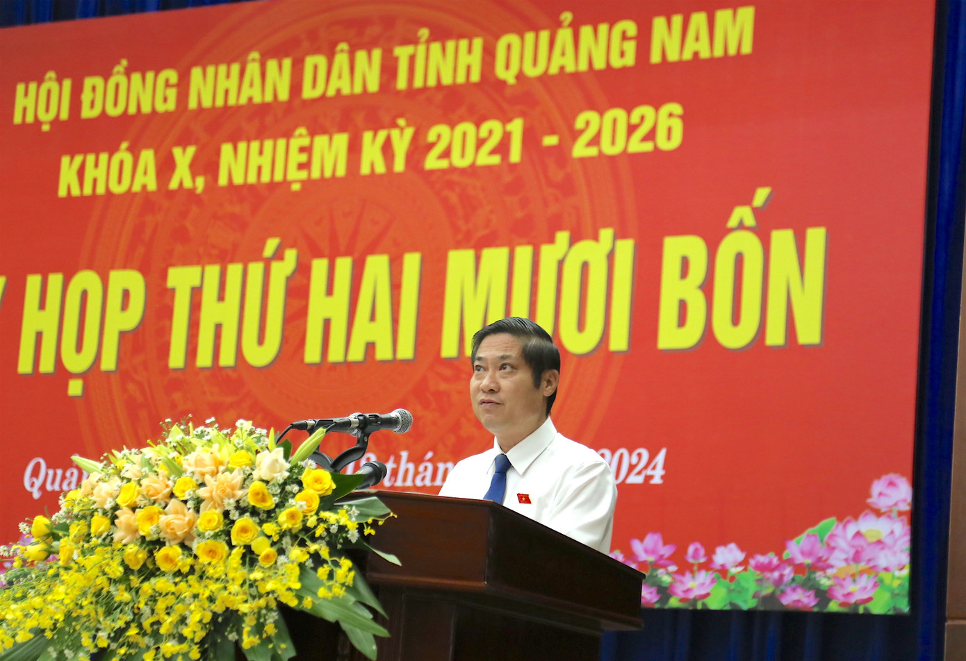 Ông Phan Thái Bình - Phó Chủ tịch UBND tỉnh Quảng Nam báo cáo tình hình KT-XH 6 tháng đầu năm. Ông Phan Thái Bình - Phó Chủ tịch UBND tỉnh Quảng Nam báo cáo tình hình KT-XH 6 tháng đầu năm.