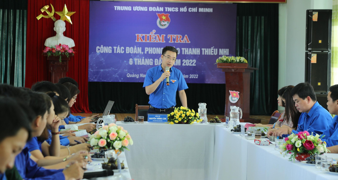 Bí thư TƯ Đoàn và đoàn công tác kiểm tra công tác Đoàn và phong trào TTN 6 tháng đầu năm tại Quảng Nam. Bí thư TƯ Đoàn và đoàn công tác kiểm tra công tác Đoàn và phong trào TTN 6 tháng đầu năm tại Quảng Nam.