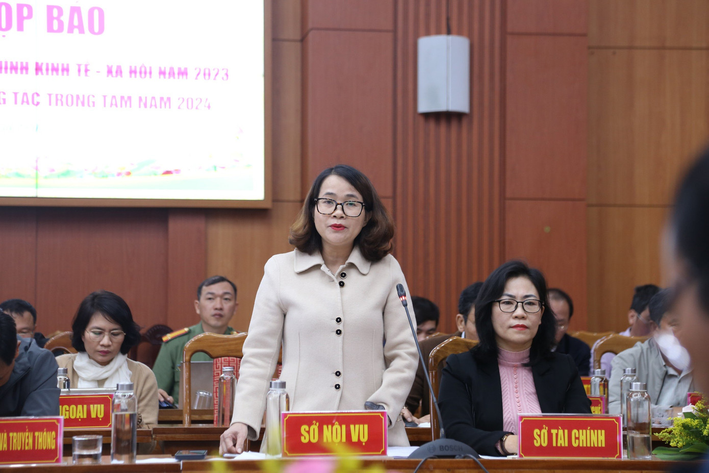 Bà Trần Thị Kim Hoa - Giám đốc Sở Nội vụ tỉnh Quảng Nam. Bà Trần Thị Kim Hoa - Giám đốc Sở Nội vụ tỉnh Quảng Nam.