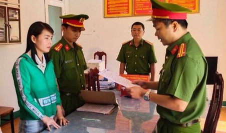 Công an khởi tố, bắt tạm giam Đặng Thị Minh Kiều. Ảnh CA Công an khởi tố, bắt tạm giam Đặng Thị Minh Kiều. Ảnh CA