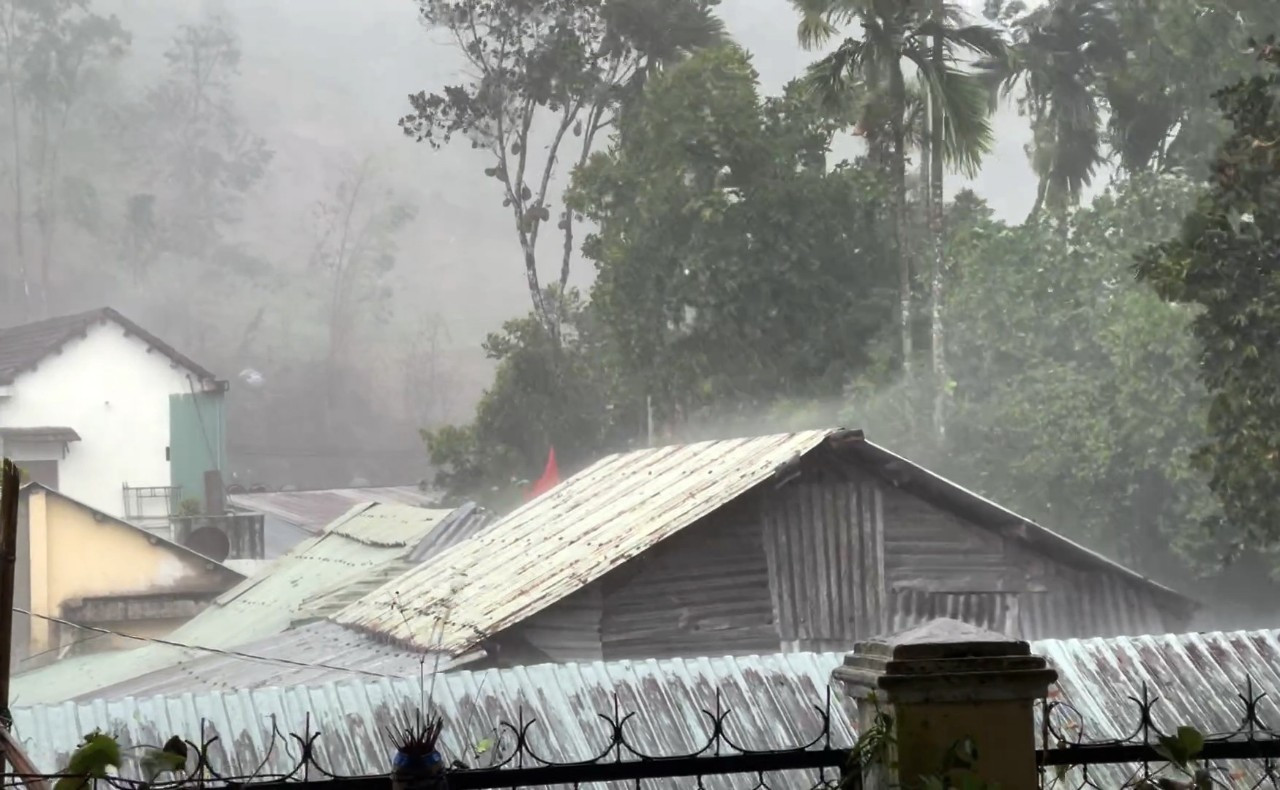 Mưa đá xuất hiện tại xã Trà Mai, Trà Linh, huyện miền núi Nam Trà My, Quảng Nam. Ảnh FB Mưa đá xuất hiện tại xã Trà Mai, Trà Linh, huyện miền núi Nam Trà My, Quảng Nam. Ảnh FB