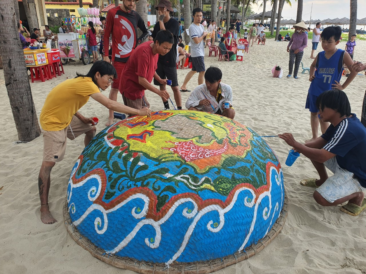 Các hoạt động diễn ra sôi nổi tại các bãi biển Cửa Đại, Tân Thành, An Bàng, đảo Cù Lao Chàm Các hoạt động diễn ra sôi nổi tại các bãi biển Cửa Đại, Tân Thành, An Bàng, đảo Cù Lao Chàm