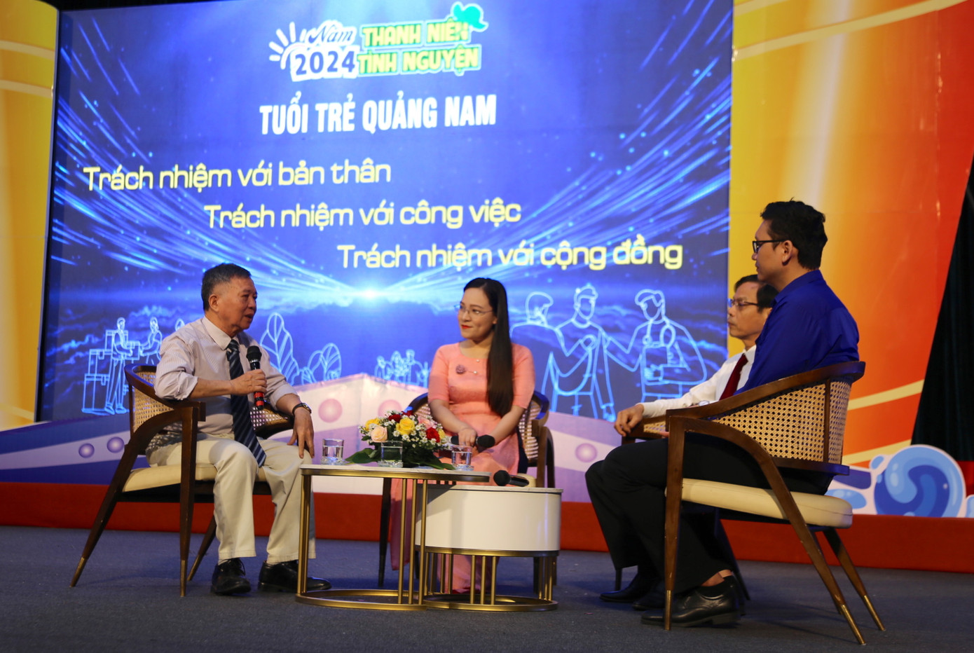 Diễn đàn “Người trẻ nghĩ về trách nhiệm” thu hút sự quan tâm đông đảo cán bộ đoàn viên thanh niên.