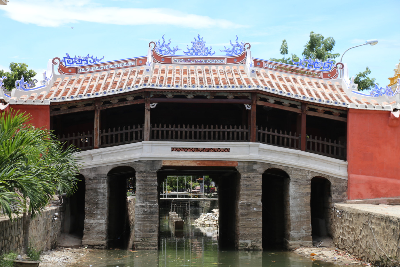 Chùa Cầu sau trùng tu. Ảnh: Hoài Văn.