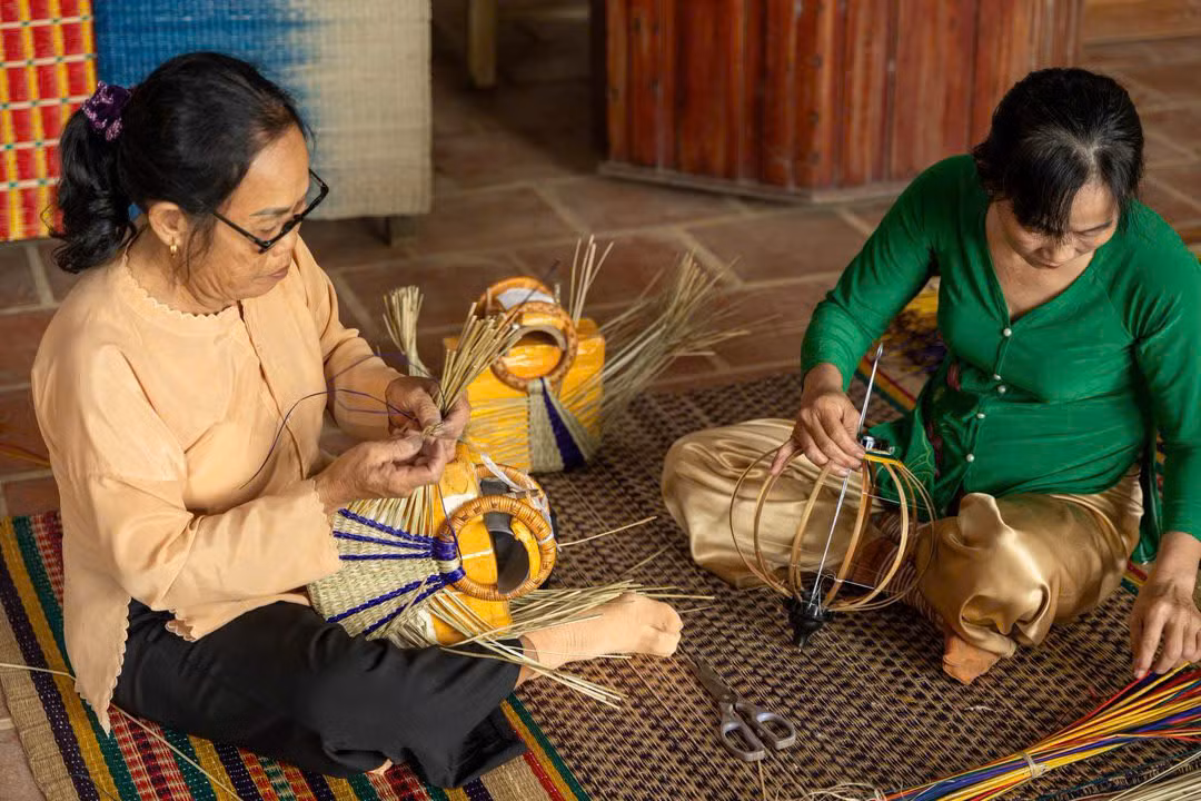 Du khách trải nghiệm nhiều hoạt động dân gian đặc sắc tại ngày hội. Du khách trải nghiệm nhiều hoạt động dân gian đặc sắc tại ngày hội.