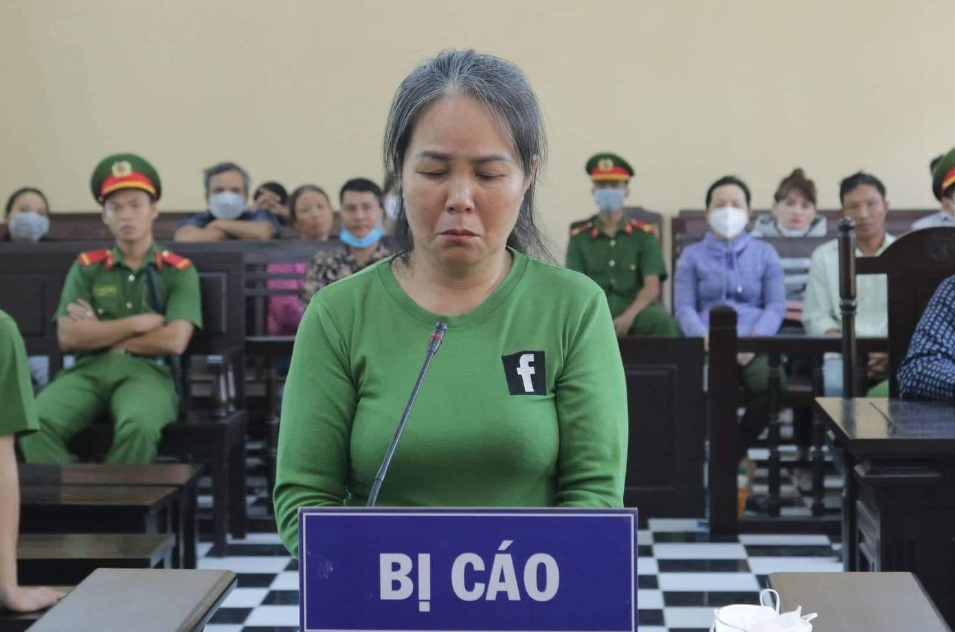 Bị cáo Nguyễn Thị Hồng Loan tại tòa.