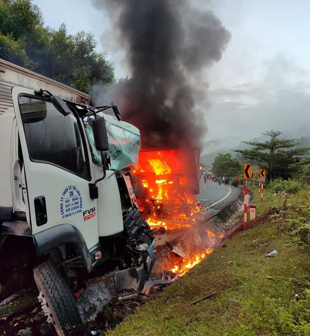 Gần 3 giờ, lực lượng chức năng đã dập tắt được đám cháy