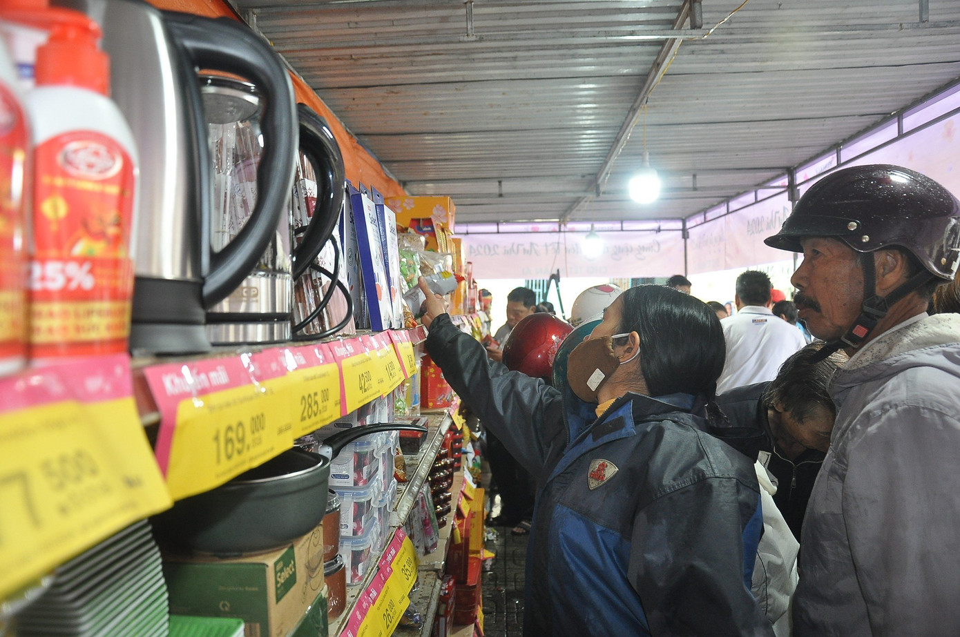 Hào hứng sắm Tết 0 đồng.