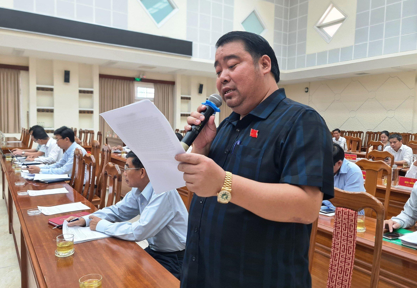 Đại biểu Nguyễn Viết Dũng nêu ý kiến tại Kỳ họp thứ 9, HĐND tỉnh Quảng Nam khóa X.