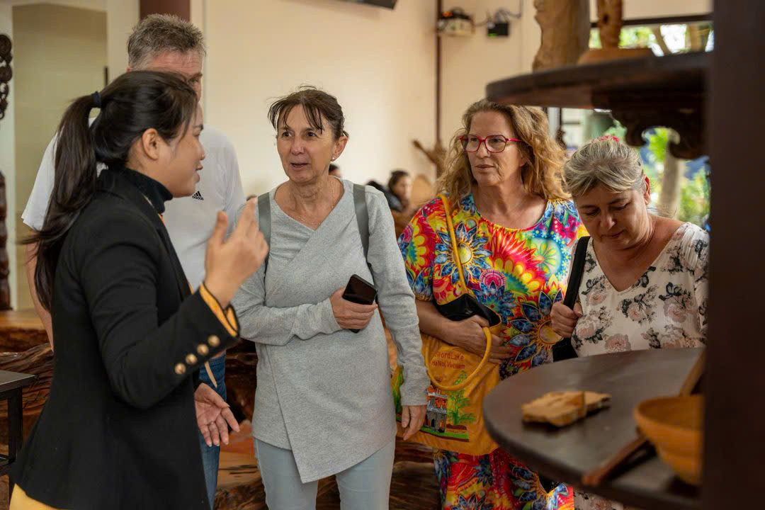 Làng mộc Kim Bồng là điểm hấp dẫn du khách khi đến tham quan Hội An.