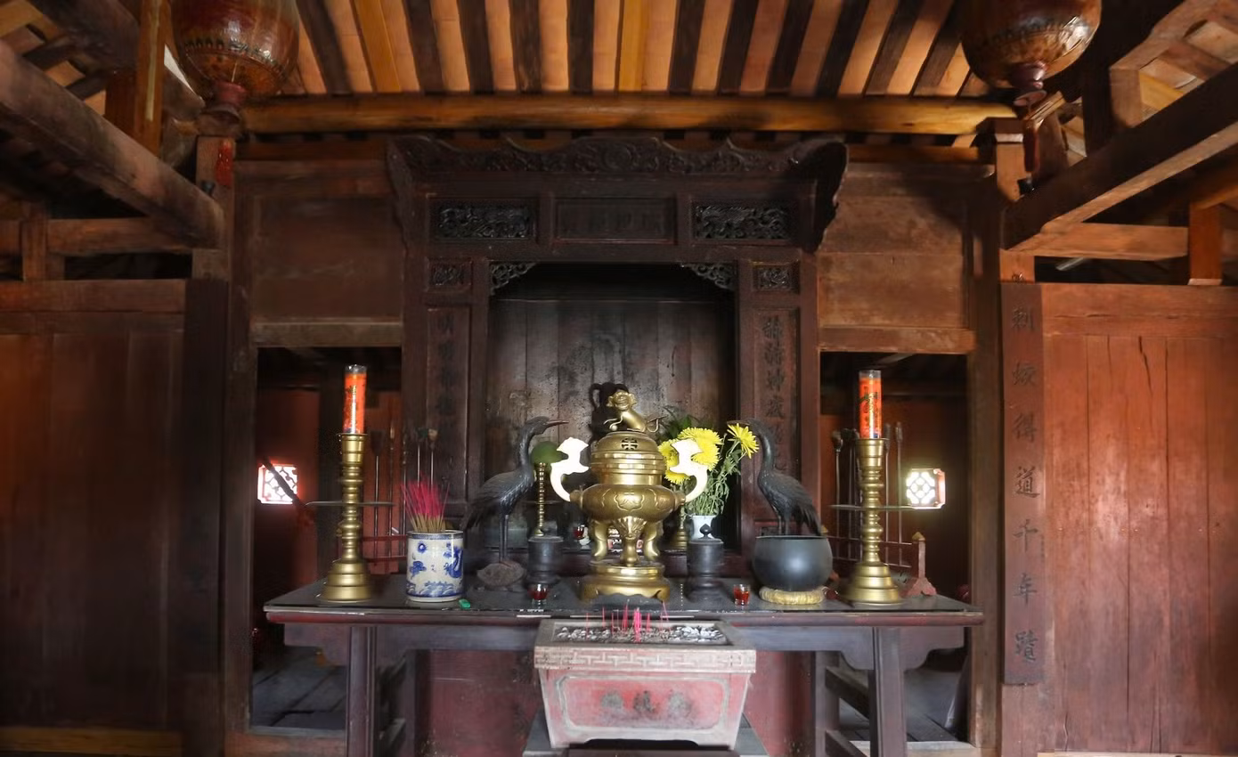 Khu vực bên trong di tích.