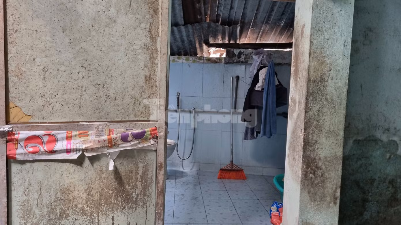 Khu vực nhà tắm nơi xảy ra sự việc. Ảnh: Hoài Văn Khu vực nhà tắm nơi xảy ra sự việc. Ảnh: Hoài Văn